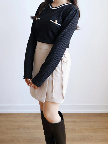 Coco Wave Pattern Embossed Button Top(Black)