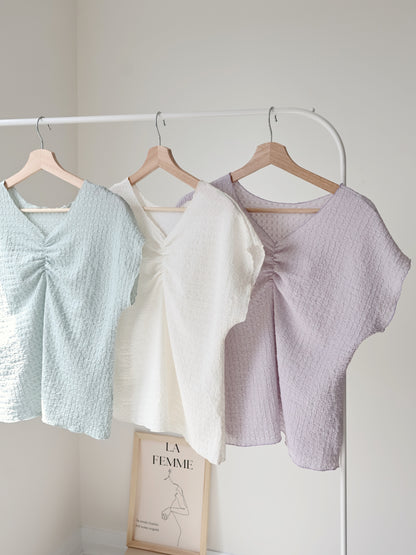[Wrinkle-Free] V-Neck Waffle Arm-Concealing Top(Cream)