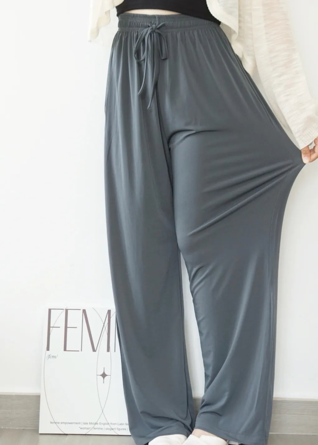 Airy Matte Breathable Wide-Leg Pants with Pockets(Charcoal)