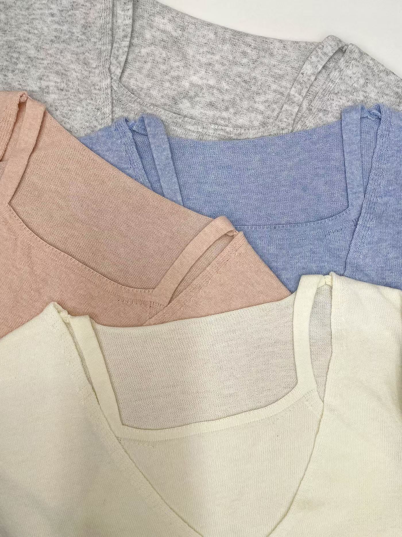 Layered V-Neck Two-in-One Sweater(4 colors)