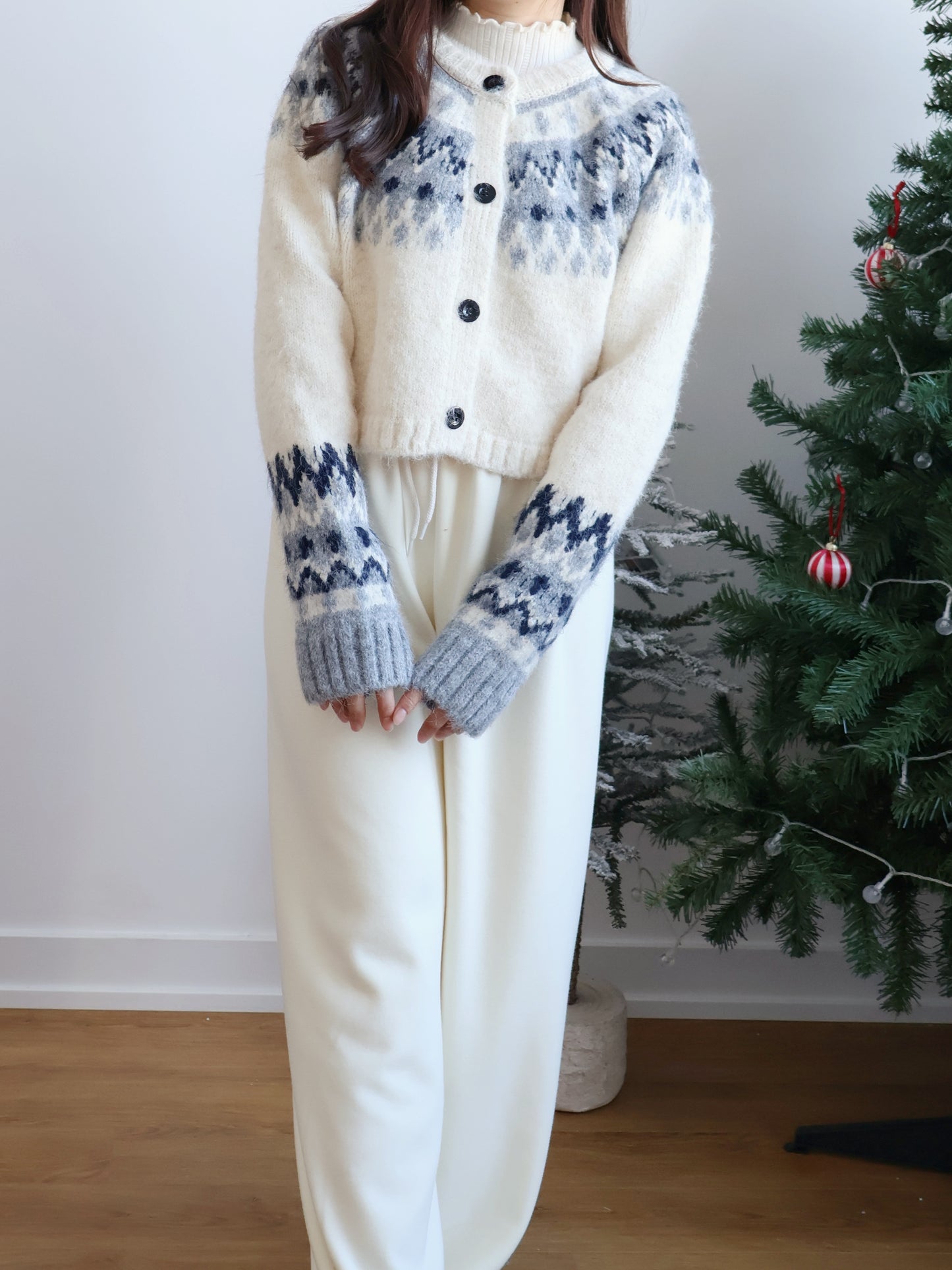 [10% WOOL🐏] Nordic Gradient Snowflake Cardigan(Oatmeal)