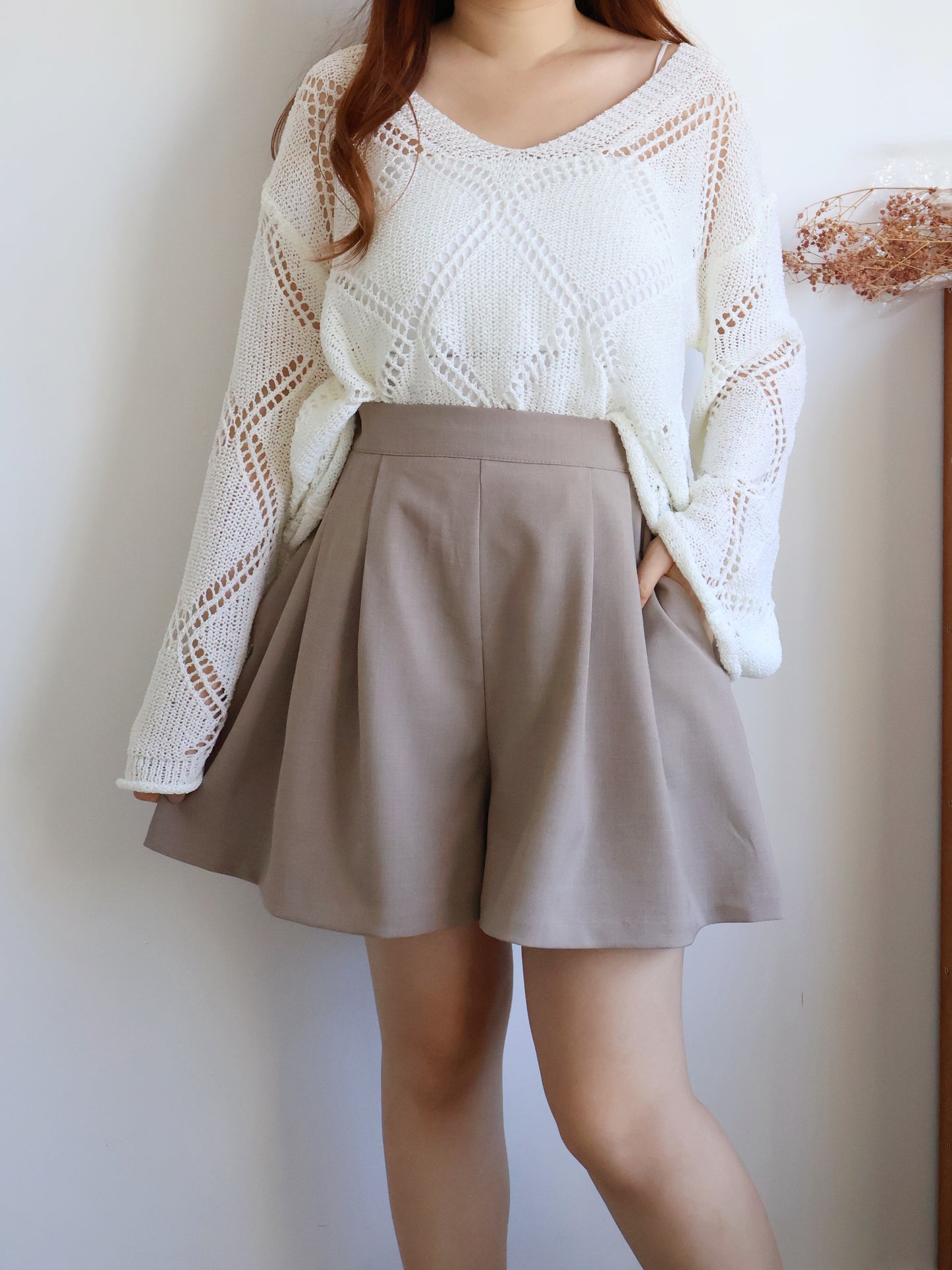 V-Neck Diamond Eyelet Knit Top(Ivory)