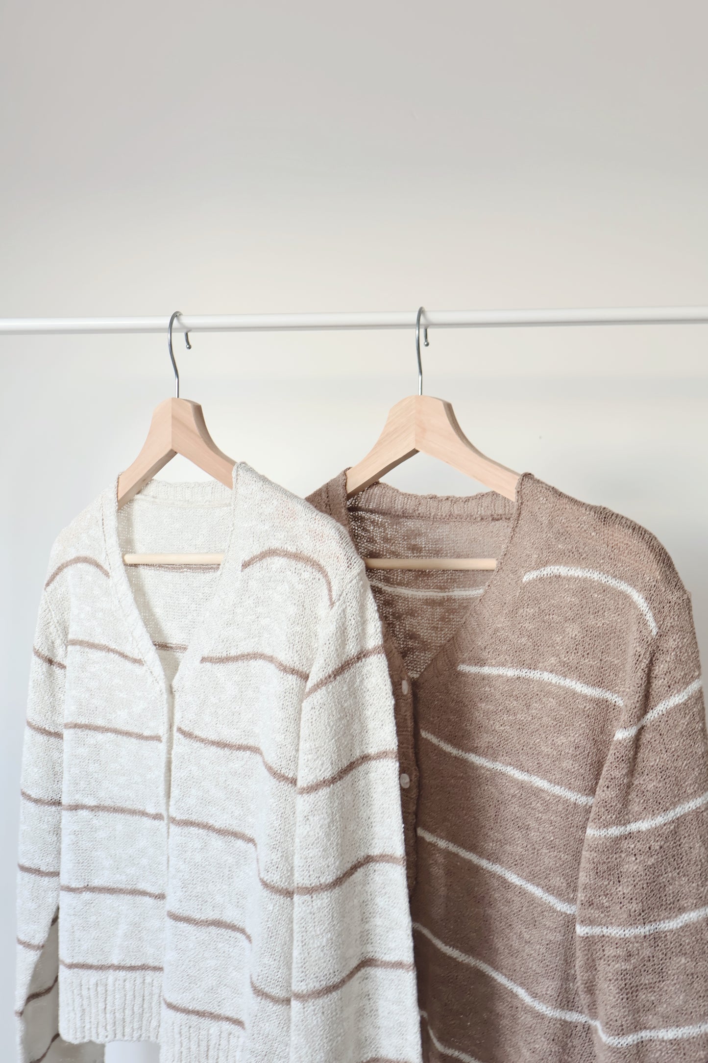 Minimalist Striped Snowy Yarn Cardigan(Beige)