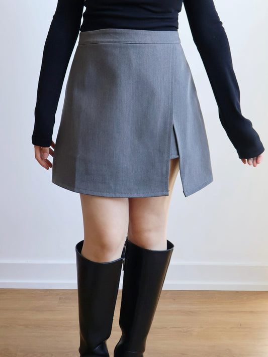 Sleek High Waist Zip Up Split Mini Skirts(Grey)