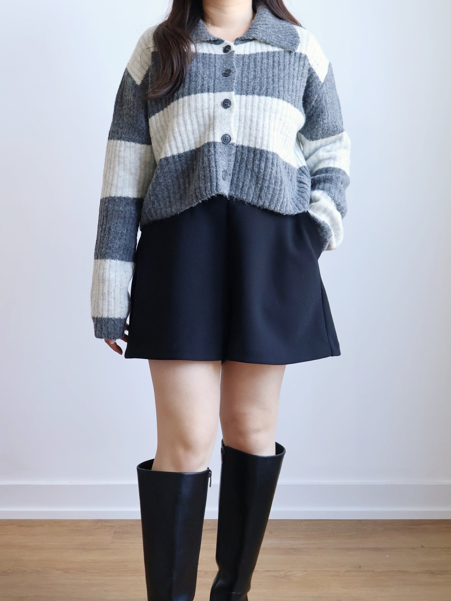 Retro-style Collared Color-blocked Cardigan