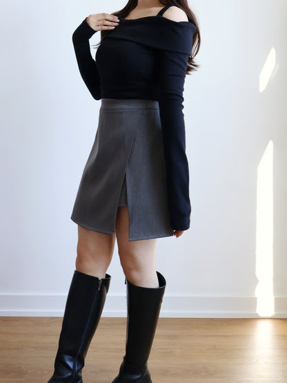 [Warm Fleece] Asymmetrical Neckline One-Shoulder Top(Black)