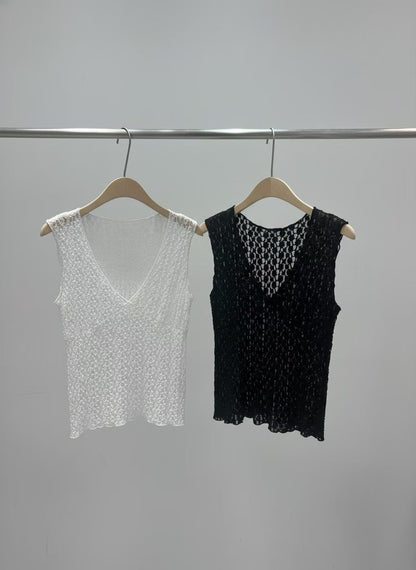 Romantic V-Neck Daisy Lace Sheer Tank Top(2 colors)