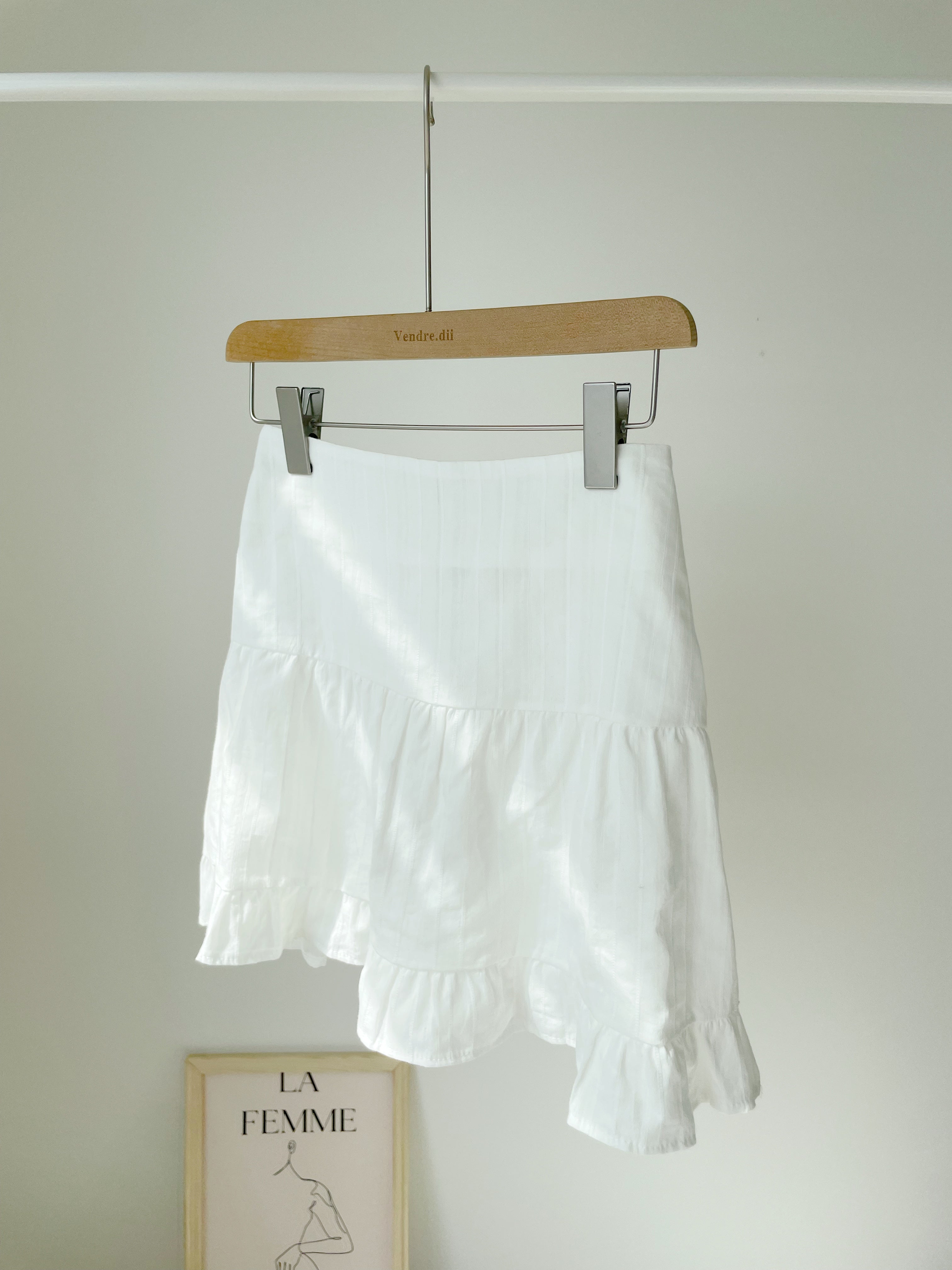 theredthread airy tiered skirt mini 白 Frenchy Jacquard Airy Tiered Mini Skirt(2 Colors) – Vendredii.ca