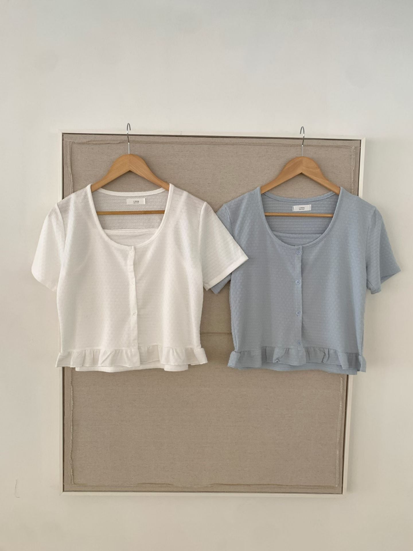 Romantic Petal-Embossed Ruffled Camisole Sets(2 Colors)