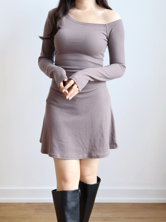 Minimalist Asymmetrical Neck Mini Dress(Brown)