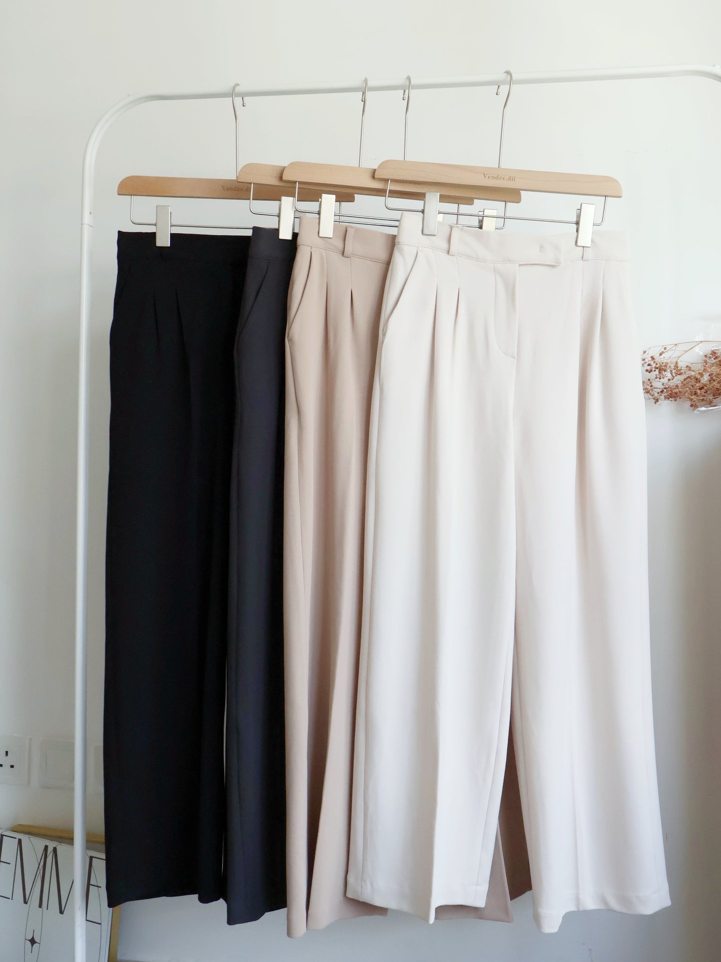 [Best Seller🏅] Wrinkle-free Fabric Pleated Straight Leg Trousers(Beige)