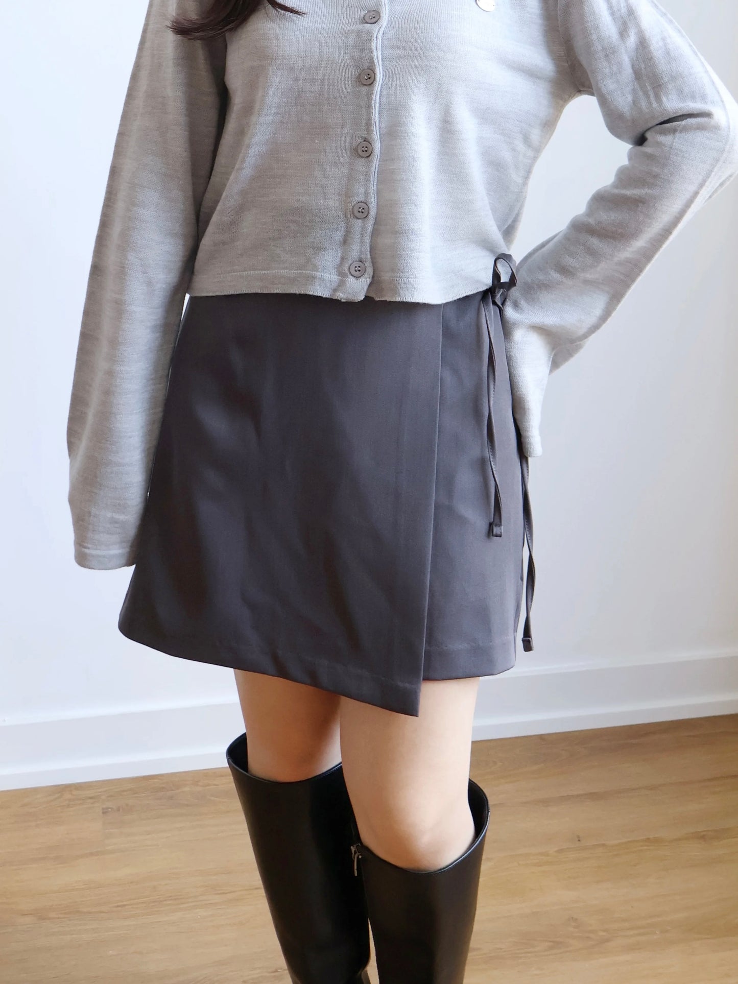Earth-toned Overlapping Belted Mini Skirt(Charcoal)