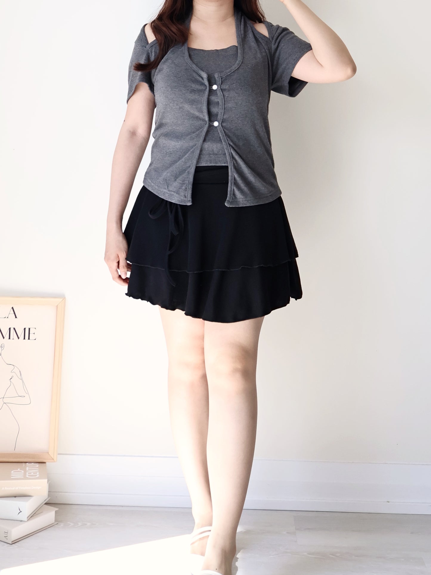 Flowy Flex-Waist Tiered A-Line Mini Skirt(Black)