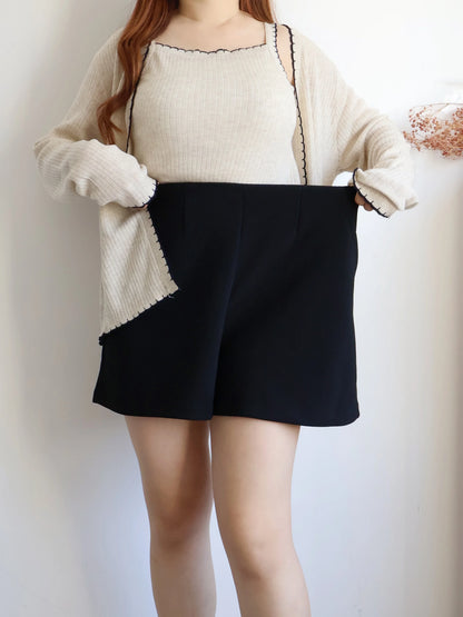 [Wrinkle-Free] Hidden Elastic Waist Tummy-Flattering A-Line Shorts(Black)