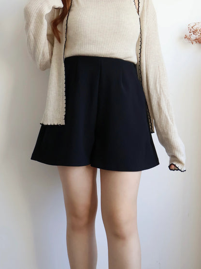 [Wrinkle-Free] Hidden Elastic Waist Tummy-Flattering A-Line Shorts(Black)